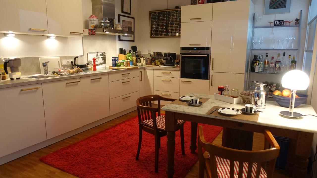 Privatunterkunft Großzügiges Mit Badezimmer In Rheinwohnung Köln